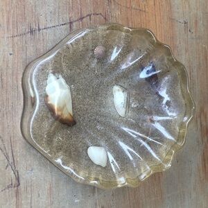 Vintage 1970s Spoon Rest with Small Seashells & Sand Set In Acrylic Shell